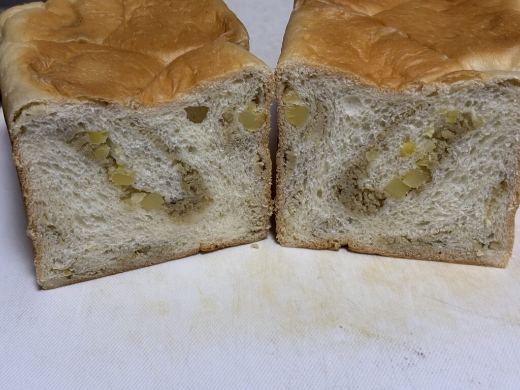 栗きんとん生食パン断面